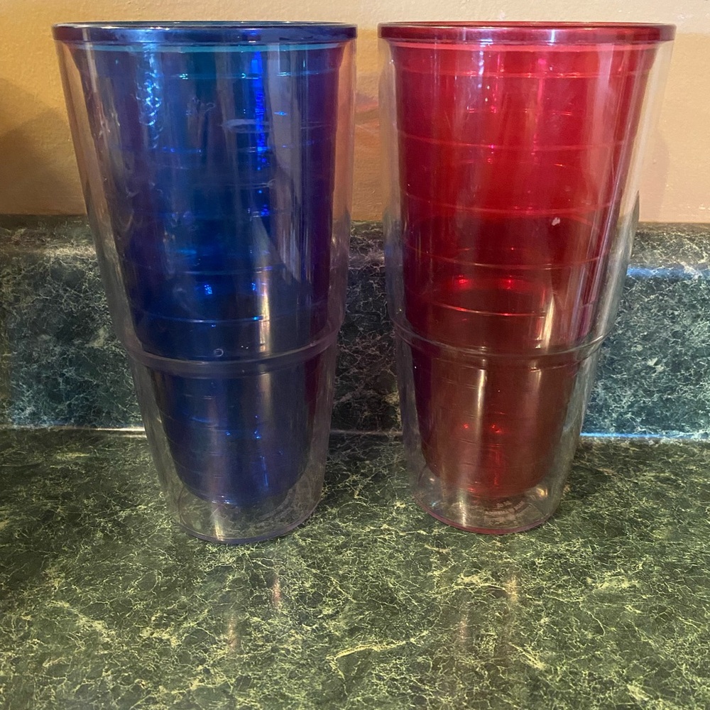 Set of Red and Blue Tumblers
